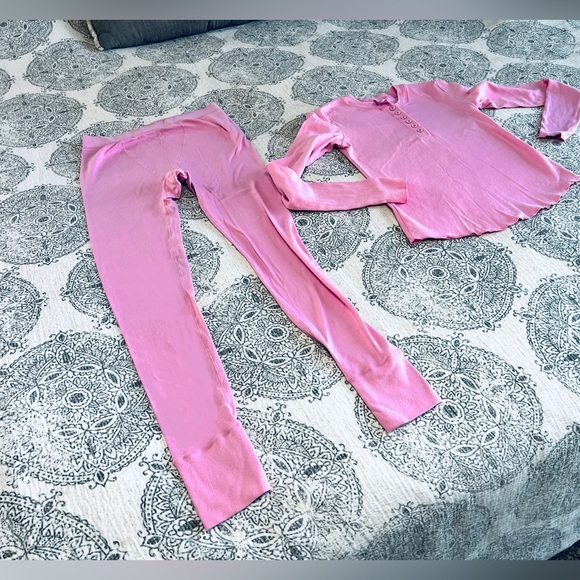 SKIMS LOGO POINTELLE SET
PINK - Picture 5 of 16